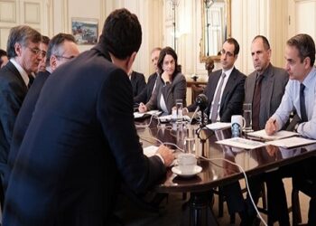 Σύσκεψη στο Μαξίμου για τον κορονοϊό: Έρχονται μέτρα για δημόσιους χώρους – Θα κλείσουν σχολεία