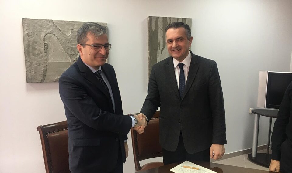 Χέρι- χέρι Πανεπιστήμιο και Περιφέρεια για την επόμενη μέρα της Δυτικής Μακεδονίας- Υπογραφή μνημονίου συνεργασίας με συγκεκριμένους άξονες- «Εξαιρετική στιγμή για τους δύο φορείς», τονίζουν Κασαπίδης- Θεοδουλίδης