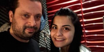 Η πολυτάλαντη Δήμητρα Παπαγερίδου από τα Αλωνάκια Κοζάνης: “Ο πατέρας μου με νανούριζε με την ποντιακή λύρα”