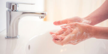 Κορωνοϊός: Τα 7 λάθη που κάνουμε όταν πλένουμε τα χέρια μας