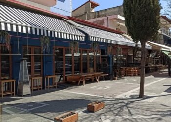 Κορωνοϊός: Σαββατιάτικη βόλτα στην Πτολεμαΐδα