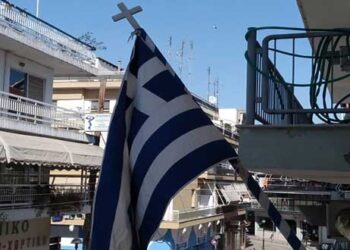 Μήνυμα από Πτολεμαϊδιώτη για τον κορωνοϊό: “Να βγάλουμε όλοι τη σημαία στο μπαλκόνι και ας μείνουμε σπίτι. Η Ελλάς είναι εδώ!”