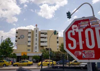 Το συγκινητικό μήνυμα του Έλληνα που νοσηλεύεται με πνευμονία, γρίπη και κορονοϊό: Δεν χωράνε μαγκιές