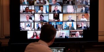 Σε εξέλιξη το Υπουργικό Συμβούλιο μέσω τηλεδιάσκεψης- Τι είπε ο Πρωθυπουργός (φώτο)