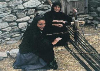 Ιστορίες δεμένες με κλωστή – Αφιέρωμα της ΚΑΘΗΜΕΡΙΝΗΣ σε δύο ντοκιμαντέρ που αναφέρονται στην παραδοσιακή χειροποίητη κλωστοϋφαντουργία της Βλάστης