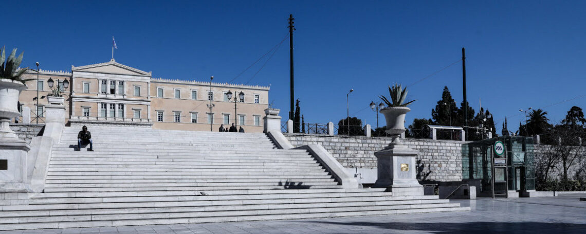 Κορωνοϊός: Ανακοινώνεται απαγόρευση κυκλοφορίας –Πληροφορίες για διάγγελμα Μητσοτάκη στις 18:00