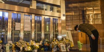 Λι Γουένλιανγκ από το Τσερνόμπιλ στη Γουχάν Της Χριστιάννας Λούπα