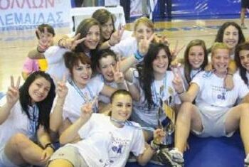 Για να θυμούνται οι παλιοί και να μαθαίνουν οι νέοι: Μπάσκετ: Πως ο Απόλλων κατέκτησε το πανελλήνιο Νεανίδων με τρίποντο από το κέντρο (βίντεο)