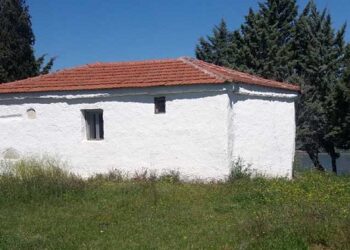 Μια συμπροσευχή στο Εξωκλήσι των Αγίων Αποστόλων Βελβεντού, του παπαδάσκαλου Κωνσταντίνου Ι. Κώστα