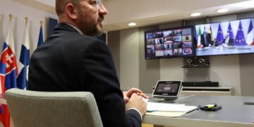 Σύνοδος κορυφής Ε.Ε.: Ηγεμονία Γερμανίας και άτακτη υποχώρηση νότου;    Γράφει ο Μιχάλης Ραμπίδης