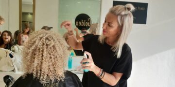 Αρση μέτρων και κομμωτήρια: Πώς θα λειτουργήσουν -Κενές θέσεις, μάσκες, αντισηπτικά και σκέψεις να ανοίγουν και το βράδυ