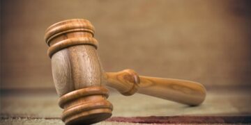 Κοζάνη: H πρώτη δικαστική απόφαση για επικοινωνία παππούδων – εγγονής μέσω Skype εν μέσω πανδημίας