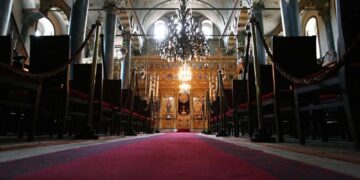 Μ. Εβδομάδα: Ανοιχτές εκκλησίες για λίγες ώρες – Λειτουργίες κεκλεισμένων των θυρών