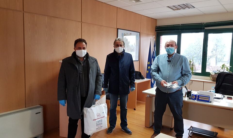 Το Εμπορικό και Βιομηχανικό Επιμελητήριο πρόσφερε μάσκες στην Γ.Π.Αστυνομική Διεύθυνση Δυτικής Μακεδονίας