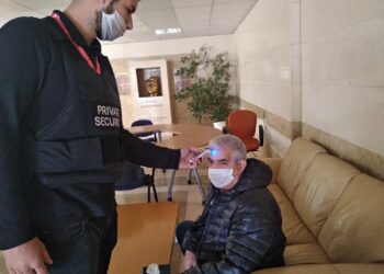 Με θερμομέτρηση εισέρχονται στα κτίρια της Π.Ε. Κοζάνης  οι πολίτες