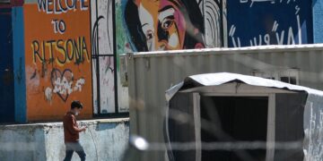 Κορωνοϊός: Ραγδαία η εξάπλωση σε δομές κλειστών πληθυσμών και πλοία, αλλά υπήρχε εξαρχής σχέδιο