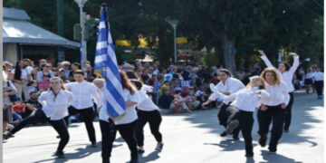 Μια «διαφορετική» παρέλαση  από μαθήτριες- Από την εφημερίδα του 5ου Γυμνασίου