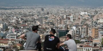 Κορωνοϊός: Οι 3+1 παράγοντες που θα κρίνουν την άρση των μέτρων