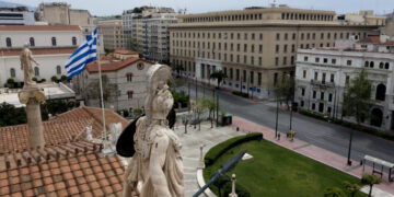 Το «ΤΙΜΕ» αποθεώνει την Ελλάδα στη μάχη του κορωνοϊού: Ετσι γλίτωσε από τα χειρότερα -Τι έκανε σωστά