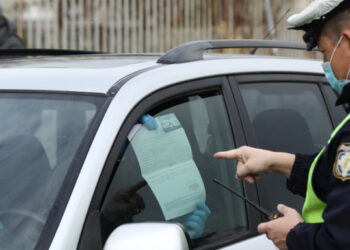 Απαγόρευση κυκλοφορίας: Εξοδος με χρονικό όριο και μόνο με sms -Οι σκέψεις για περιορισμό των μετακινήσεων