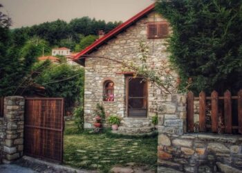 Ένα σπίτι βγαλμένο από παραμύθι στα Ασπρόγεια Φλώρινας