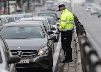 Απαγόρευση κυκλοφορίας: «Κόφτης» στα SMS για τις μετακινήσεις