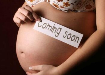 Με αφορμή την περιπέτεια μιας εγκυμονούσας: “Ας μείνουμε λίγο άνθρωποι…”