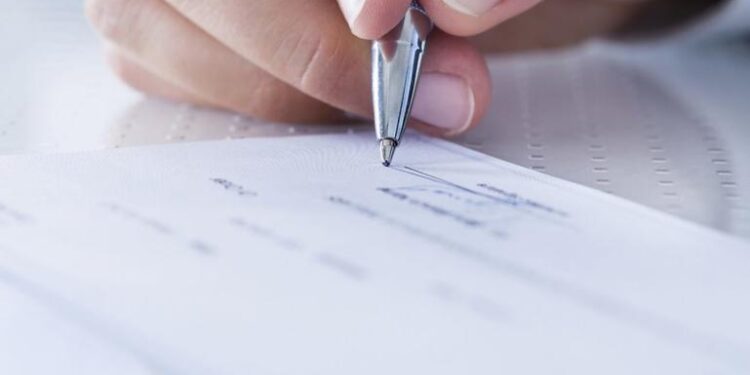 Κορωνοϊός. Πως γίνεται η αναστολή πληρωμής των Μεταχρονολογημένων επιταγών