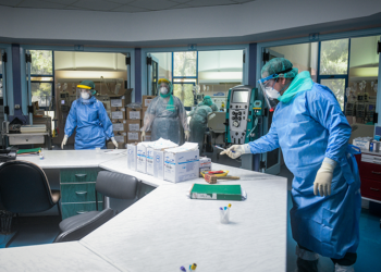 Περιστατικό επαναλοίμωξης από τον κορωνοϊό ερευνάται στην Ελλάδα