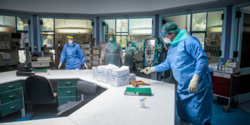 Περιστατικό επαναλοίμωξης από τον κορωνοϊό ερευνάται στην Ελλάδα