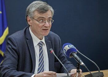 Κορονοϊός: Η εισήγηση της Επιτροπής για σχολεία και μάσκες