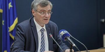Κορονοϊός: Η εισήγηση της Επιτροπής για σχολεία και μάσκες