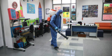 Τι θα γίνει με ΚΑΠΗ, βρεφονηπιακούς σταθμούς, γήπεδα και παιδικές χαρές