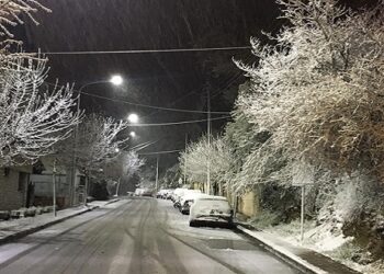 Το “e-ptolemeos.gr” στη νυχτερινή χιονισμένη Κοζάνη! Φωτογραφίες και VIDEO