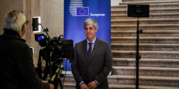 Η απόφαση Eurogroup για κορωνοϊό -Οι κόντρες, ο συμβιβασμός και το μπαλάκι στη Σύνοδο Κορυφής