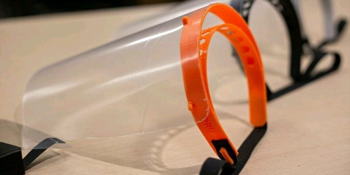 Το ΕΠΑΛ Καστοριάς παράγει προστατευτικές μάσκες με τη χρήση 3D εκτυπωτή
