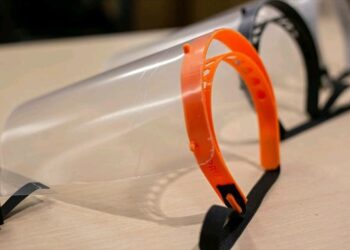 Το ΕΠΑΛ Καστοριάς παράγει προστατευτικές μάσκες με τη χρήση 3D εκτυπωτή