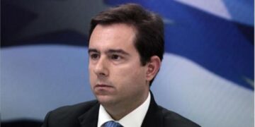 Μεταναστευτικό – Μηταράκης στον «Θέμα 104,6»: Καταργείται η φιλοξενία μεταναστών σε ξενοδοχεία μέσα στο 2020