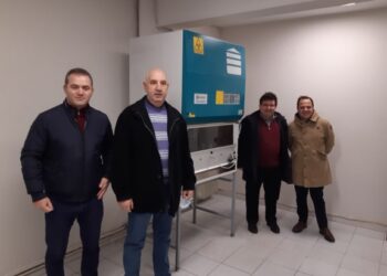 Στήνεται το εργαστήριο για την επεξεργασία δειγμάτων κορονοϊού στη Δυτική Μακεδονία- Έφτασε στο Μαμάτσειο Νοσοκομείο το πρώτο μηχάνημα