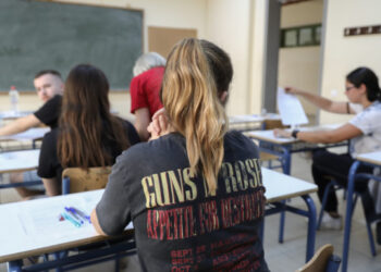 Πανελλήνιες 2020 με μάσκες, αντισηπτικά και.. αποστάσεις – Πώς θα εξεταστούν οι υποψήφιοι