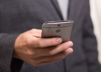 Άρση των μέτρων – Πέτσας: Πότε υπολογίζουμε να καταργηθεί το SMS στο 13033