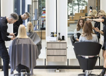 Τέλος κινητά, καφέδες, περιοδικά από κομμωτήρια και κέντρα αισθητικής