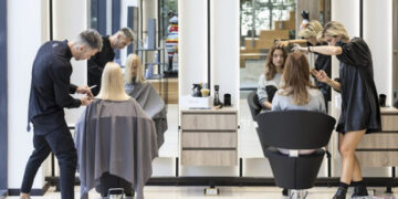 Τέλος κινητά, καφέδες, περιοδικά από κομμωτήρια και κέντρα αισθητικής