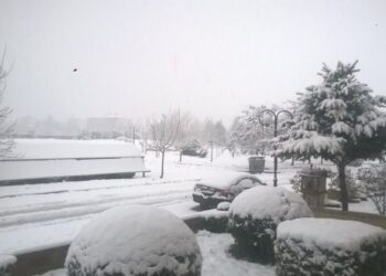 Φωτογραφίες αναγνωστών από τη χιονισμένη Πτολεμαΐδα – Εργατικές κατοικίες και οδό 25ης Μαρτίου