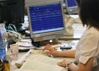 Επίδομα 800 ευρώ: Πήρε «φωτιά» η πλατφόρμα -Σε λίγες ώρες 10.000 αιτήσεις