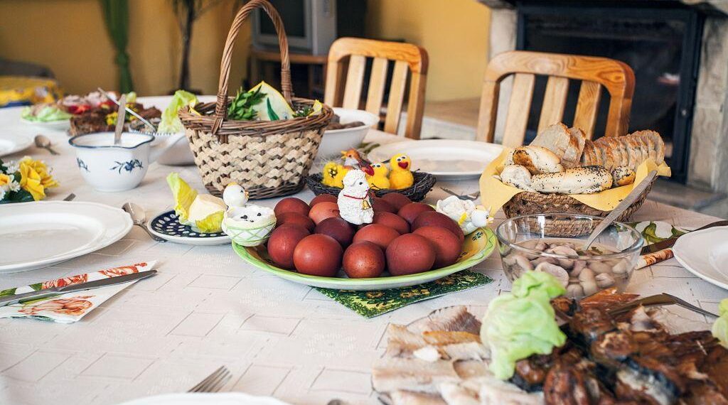 Πόσο θα κοστίσει φέτος το πασχαλινό τραπέζι [πίνακες]