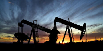 Οι ιστορικά χαμηλές τιμές πετρελαίου και πως θα επηρεάσουν τη ζωή μας