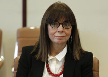 Η Πρόεδρος της Δημοκρατίας Κατερίνα Σακελλαροπούλου μίλησε τηλεφωνικά με τον δήμαρχο Καστοριάς Γιάννη Κορεντσίδη και τον διοικητή του νοσοκομείου Γρηγόρη Χάτσιο