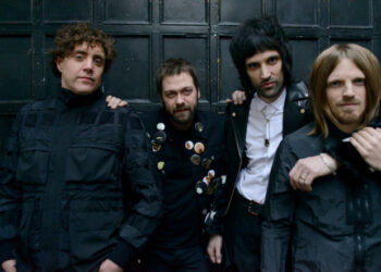 Η Μουσική Γωνιά του Μίλτου Ηλιάδη στο e-ptolemeos.gr -Kasabian – Goodbye Kiss (Official Video)