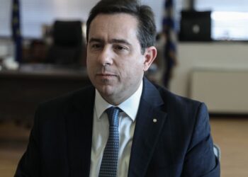 Ορίστηκαν 32 νέοι διοικητές σε υφιστάμενες δομές φιλοξενίας της ηπειρωτικής Ελλάδας- O Απόστολος Τσένης στη Δομή Γρεβενών